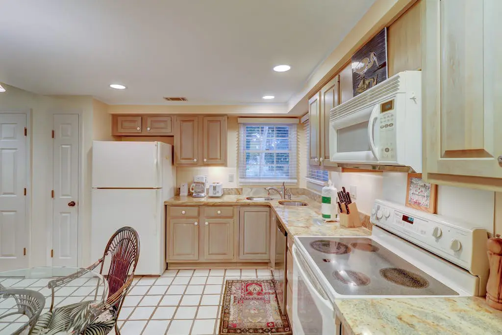 Dog-Friendly Villa with Pool, Tennis, Patio, Full Kitchen & Beach Nearby