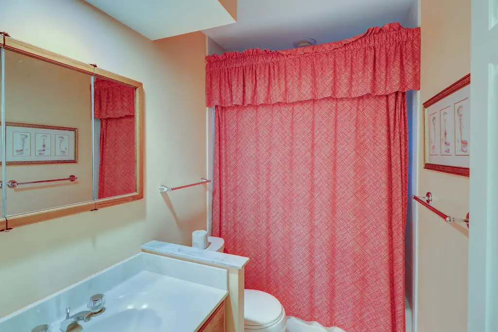 Dog-Friendly Villa with Pool, Tennis, Patio, Full Kitchen & Beach Nearby