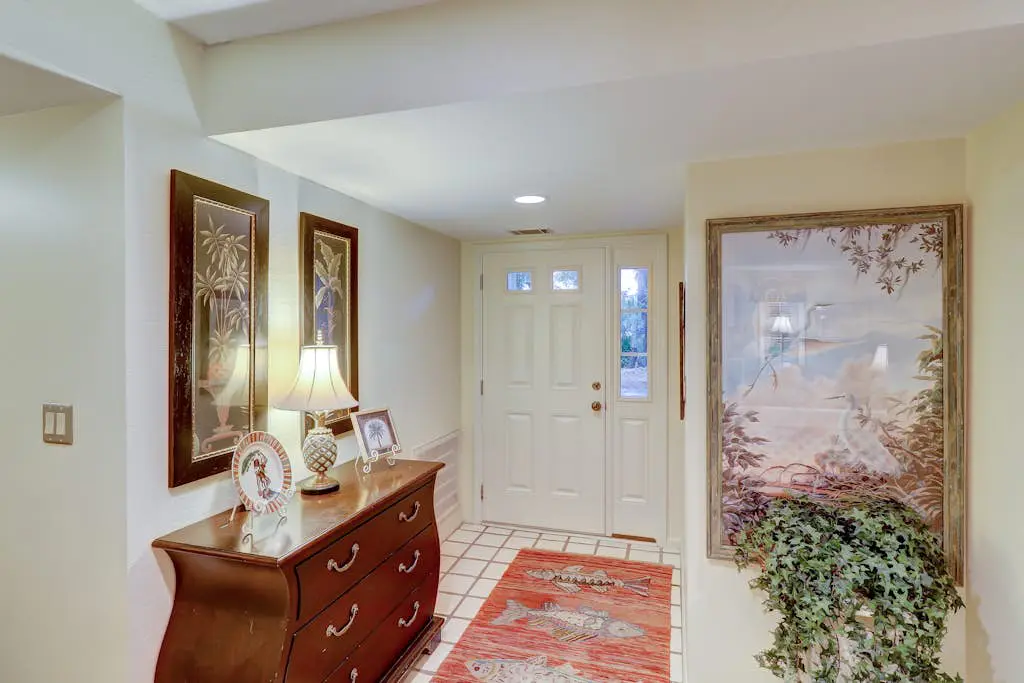Dog-Friendly Villa with Pool, Tennis, Patio, Full Kitchen & Beach Nearby