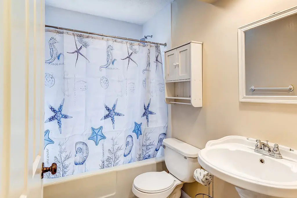 Dog-friendly ,golf course views, pool,beach nearby