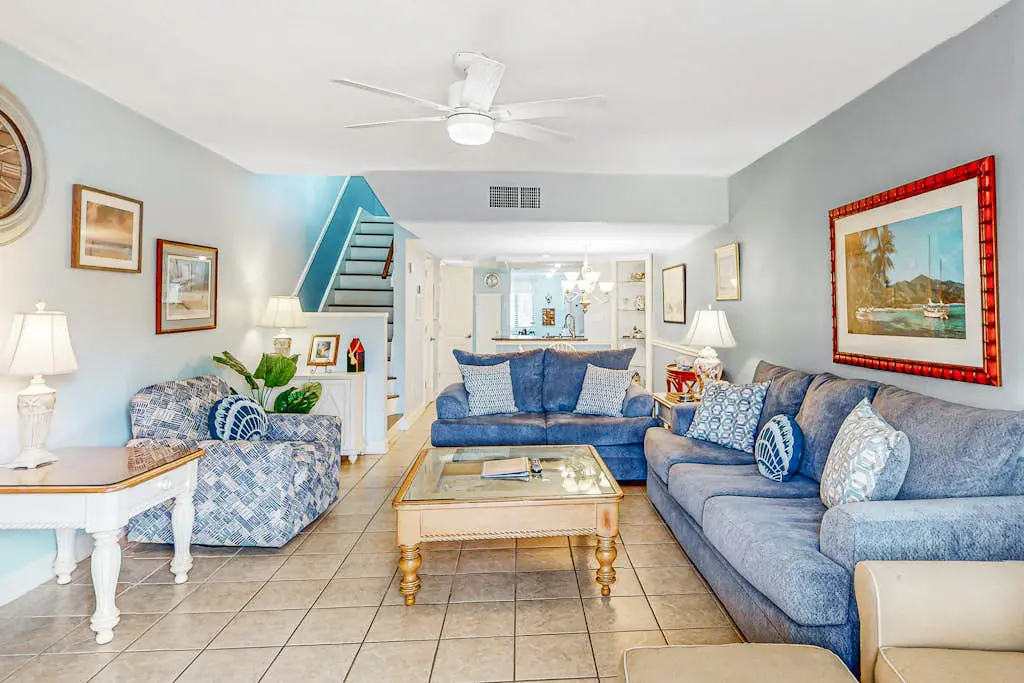 Multi-Level Townhouse with Pool, Hot Tub, & Tennis - Walk to the Beach