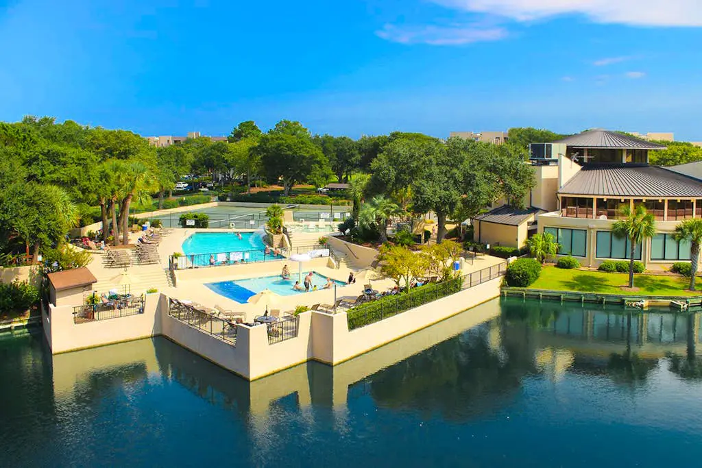 Multi-Level Townhouse with Pool, Hot Tub, & Tennis - Walk to the Beach