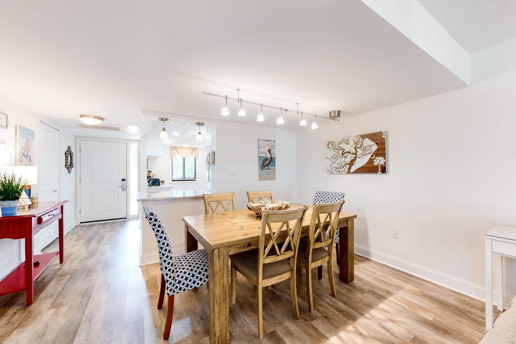 Family-Friendly Condo with WiFi, Pool, Hot Tub, & Beach Access