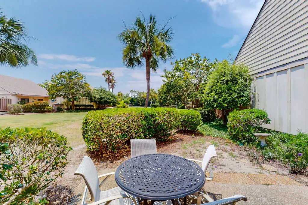 Family-Friendly Condo with Shared Pool & Al Fresco Dining - Dogs Welcome