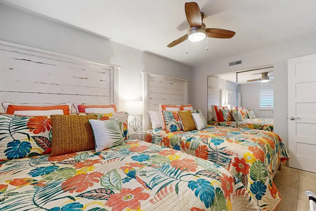 Snowbird-friendly golf getaway near the beach with pool, private deck, & W/D