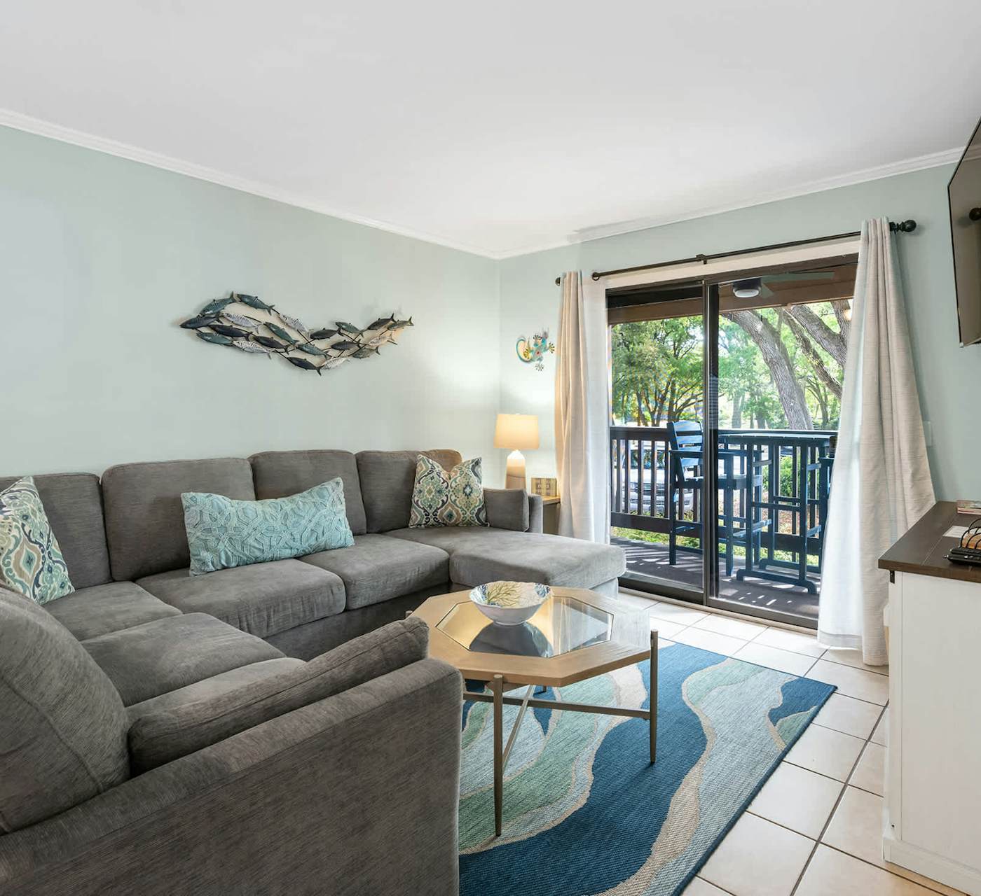 Condo near beach with 2 pools, restaurants, gym, 6 tennis ...