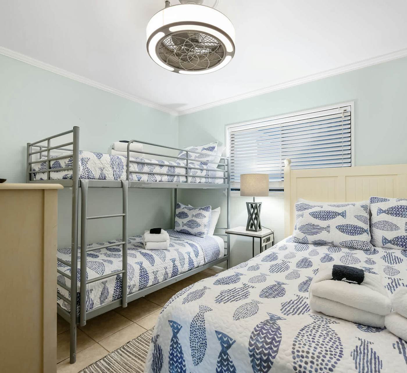 Condo near beach with 2 pools, restaurants, gym, 6 tennis ...