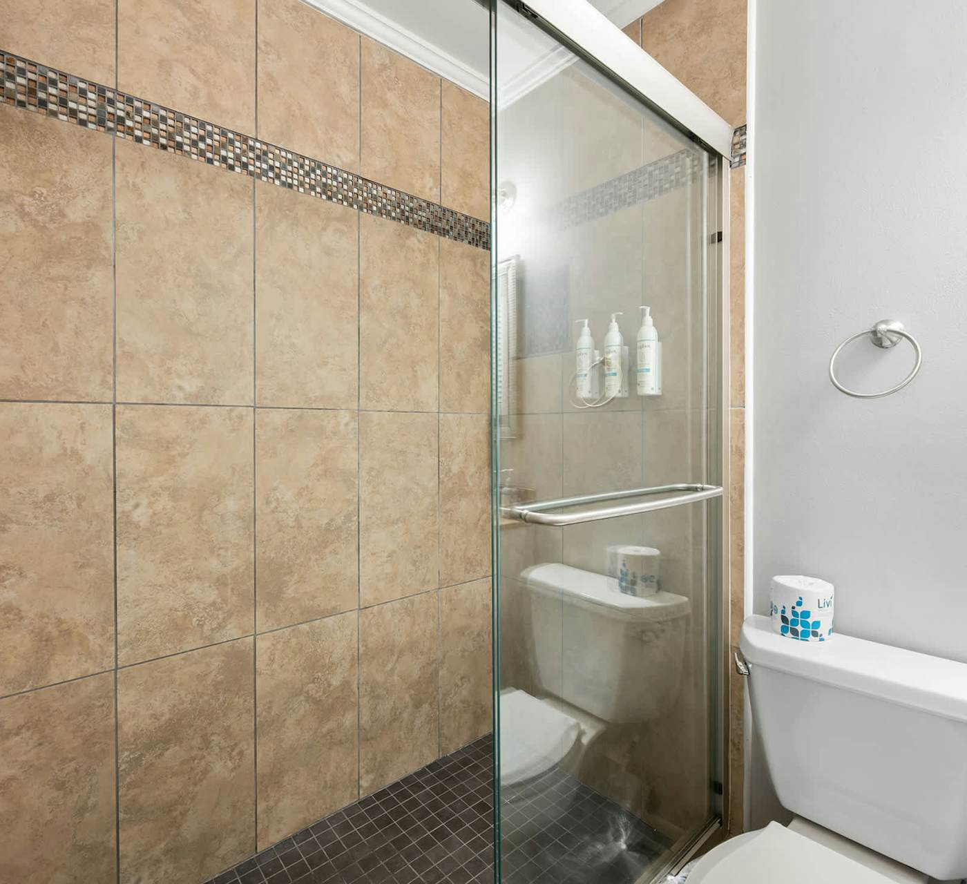 Condo near beach with 2 pools, restaurants, gym, 6 tennis ...