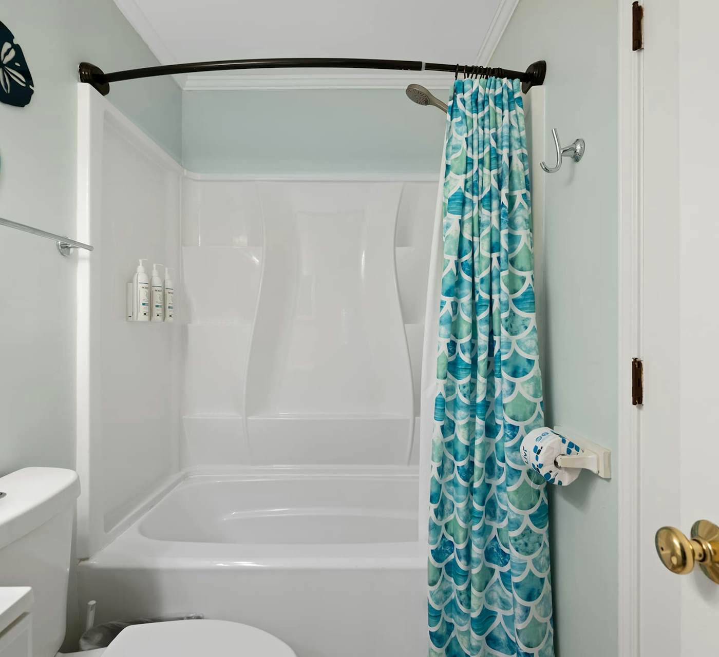 Condo near beach with 2 pools, restaurants, gym, 6 tennis ...