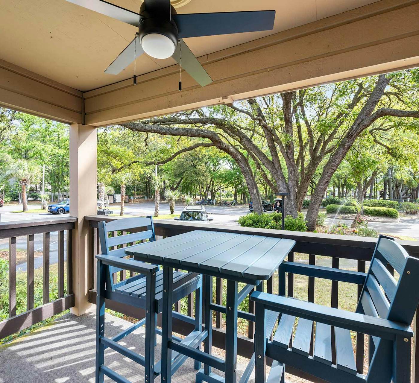 Condo near beach with 2 pools, restaurants, gym, 6 tennis ...