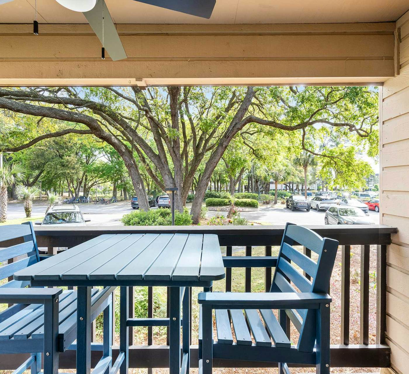 Condo near beach with 2 pools, restaurants, gym, 6 tennis ...