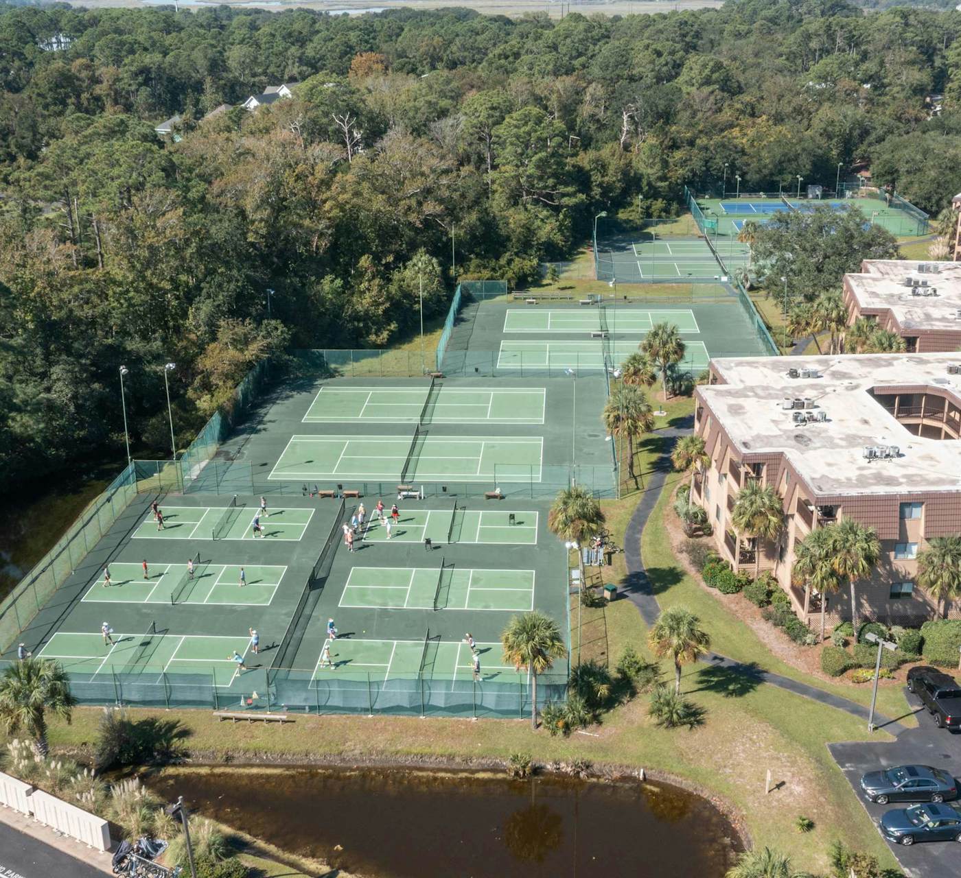 Condo near beach with 2 pools, restaurants, gym, 6 tennis ...