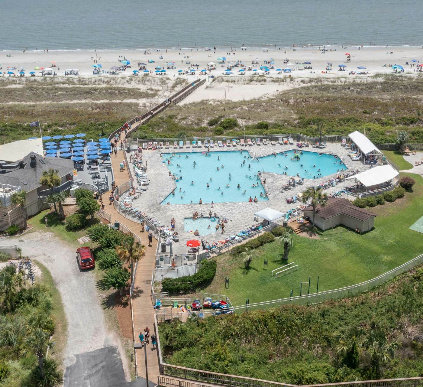 Condo near beach with 2 pools, restaurants, gym, 6 tennis ...