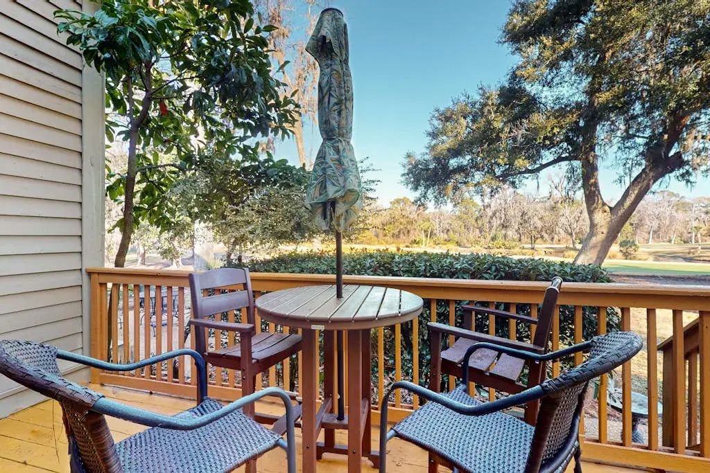 Golf course-view condo with beach access, on-site pool/tennis, & private patio