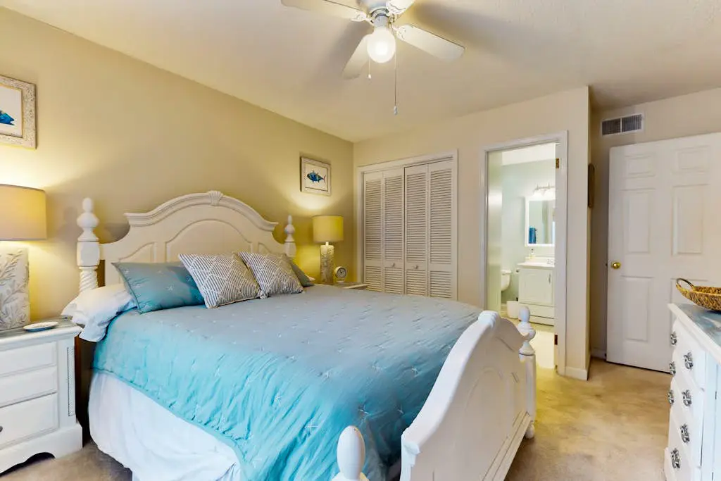 Beachfront villa near golf with pool, hot tub, & balcony - snowbird-friendly