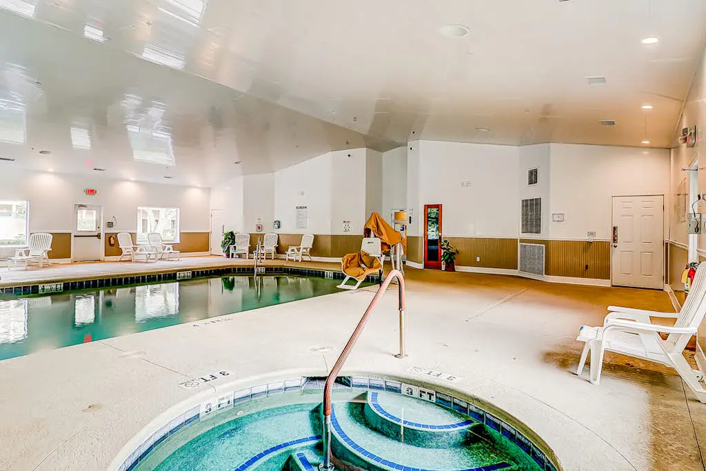 Beachfront villa near golf with pool, hot tub, & balcony - snowbird-friendly