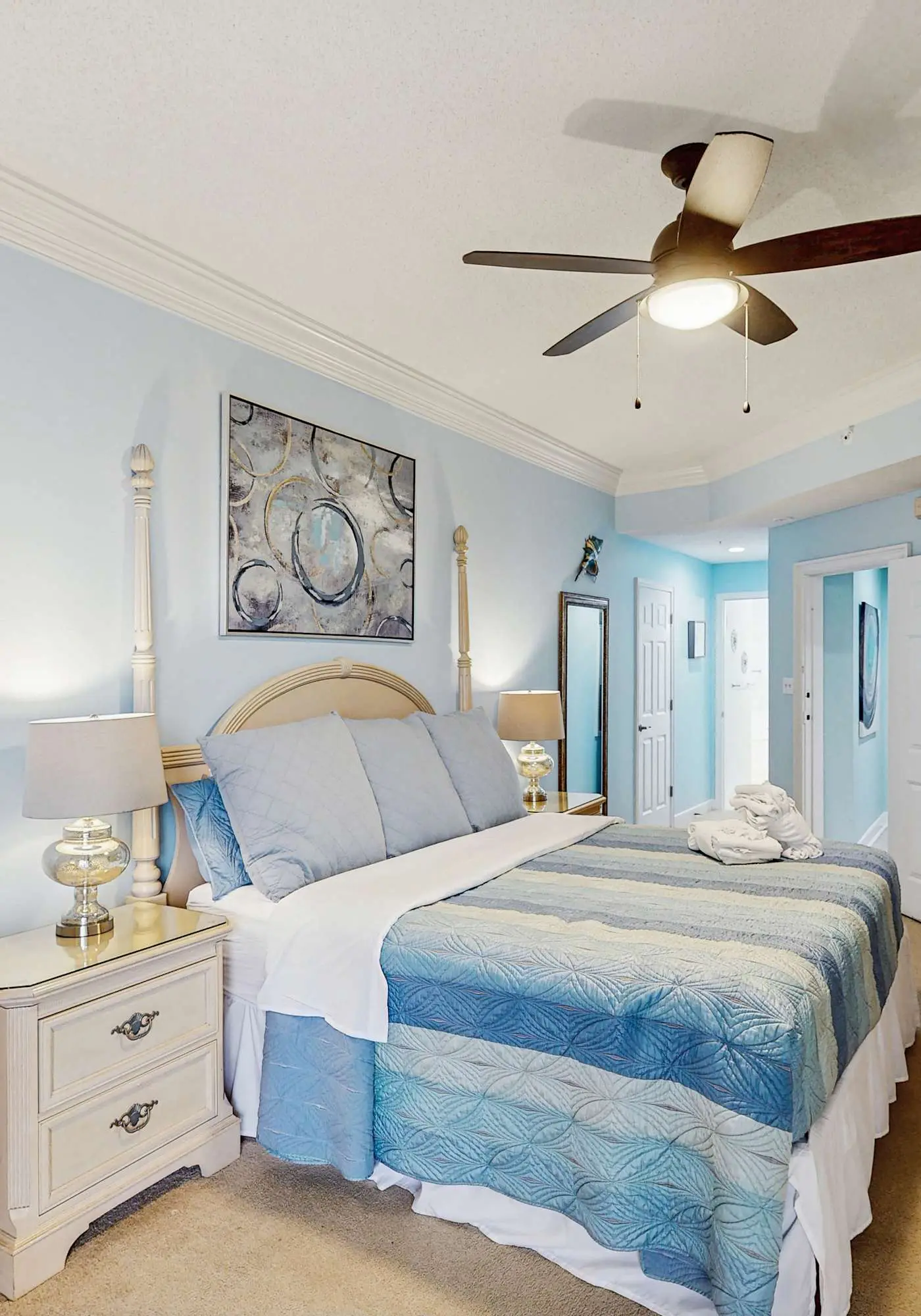 Oceanfront condo with pools, hot tubs, fitness room, & central AC