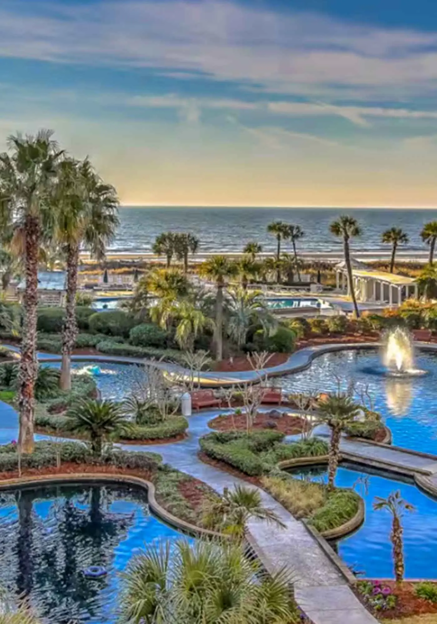 Oceanfront condo with pools, hot tubs, fitness room, & central AC