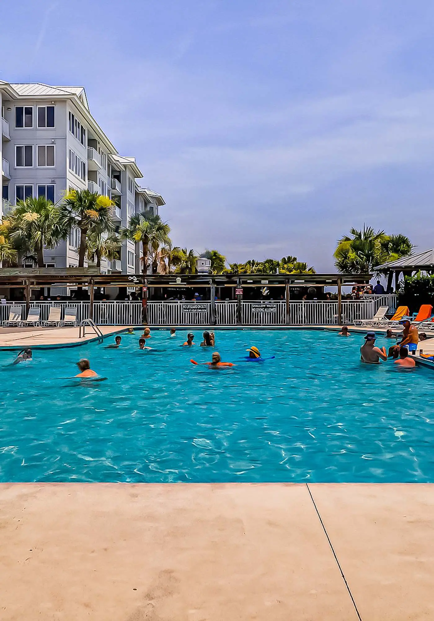 Oceanfront condo with pools, hot tubs, fitness room, & central AC
