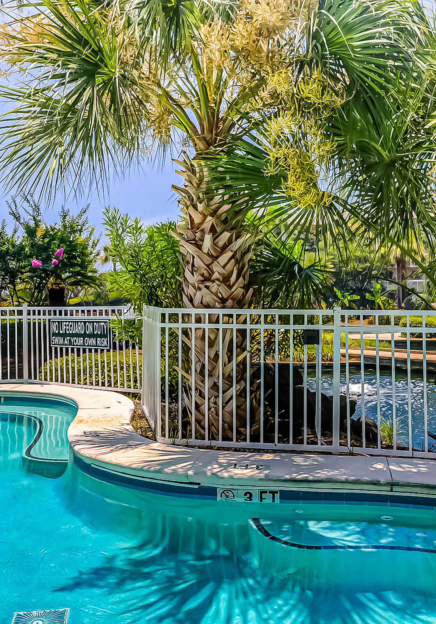Oceanfront condo with pools, hot tubs, fitness room, & central AC