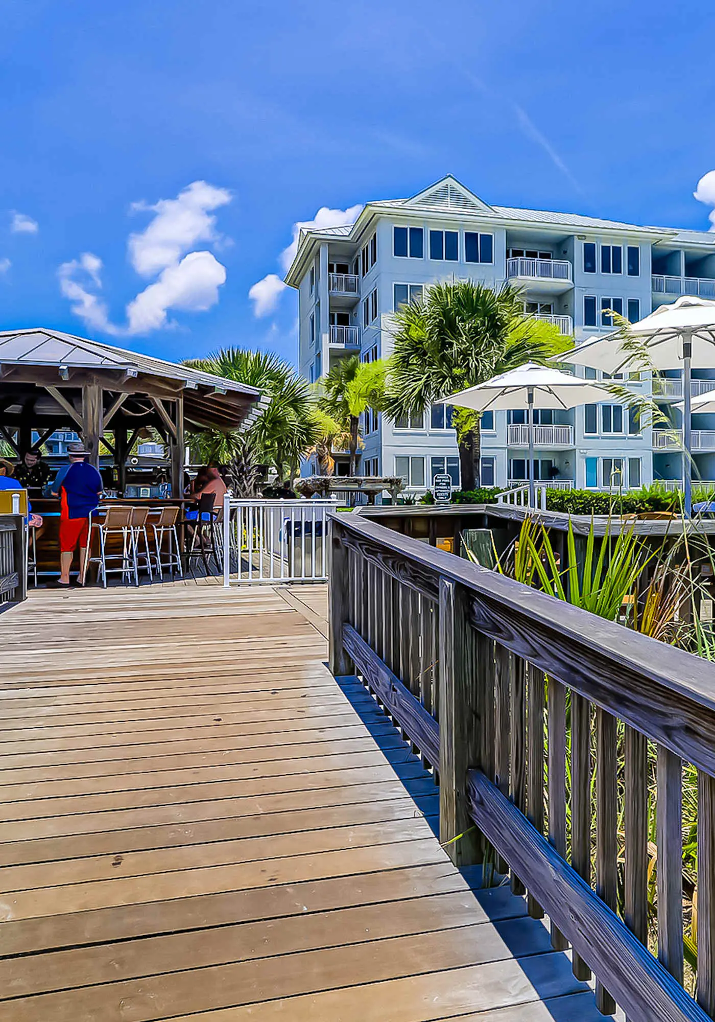 Oceanfront condo with pools, hot tubs, fitness room, & central AC