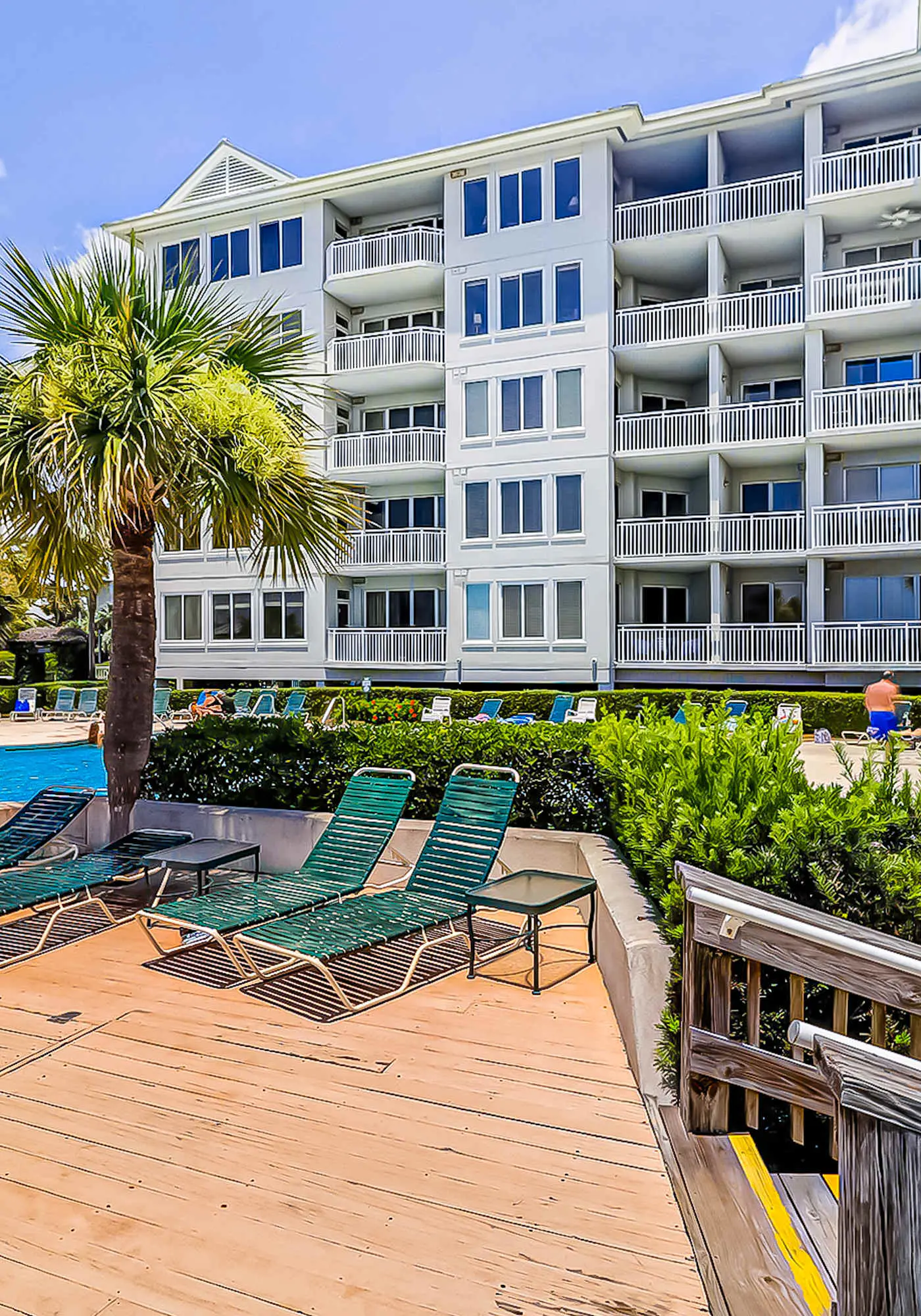 Oceanfront condo with pools, hot tubs, fitness room, & central AC