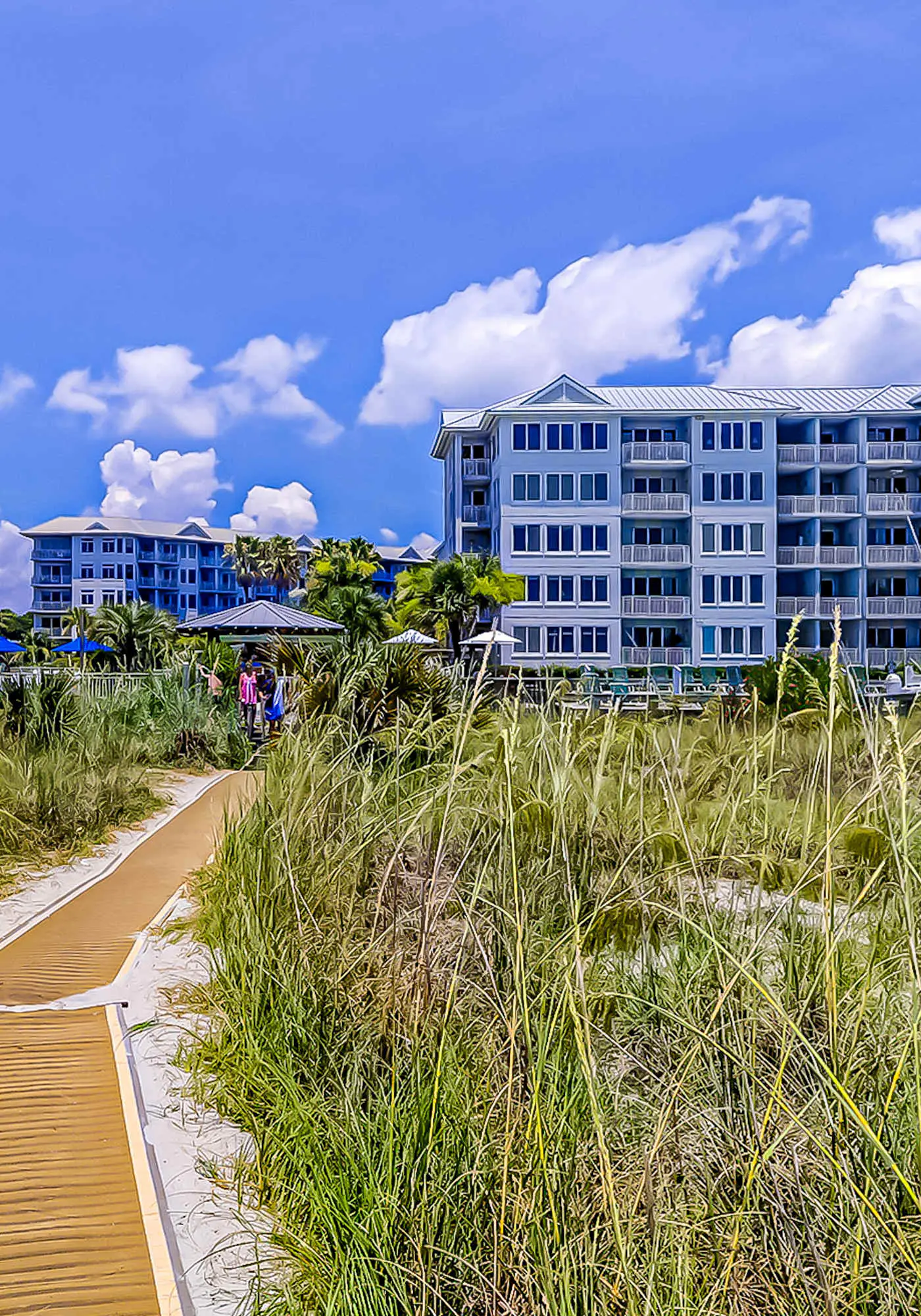 Oceanfront condo with pools, hot tubs, fitness room, & central AC
