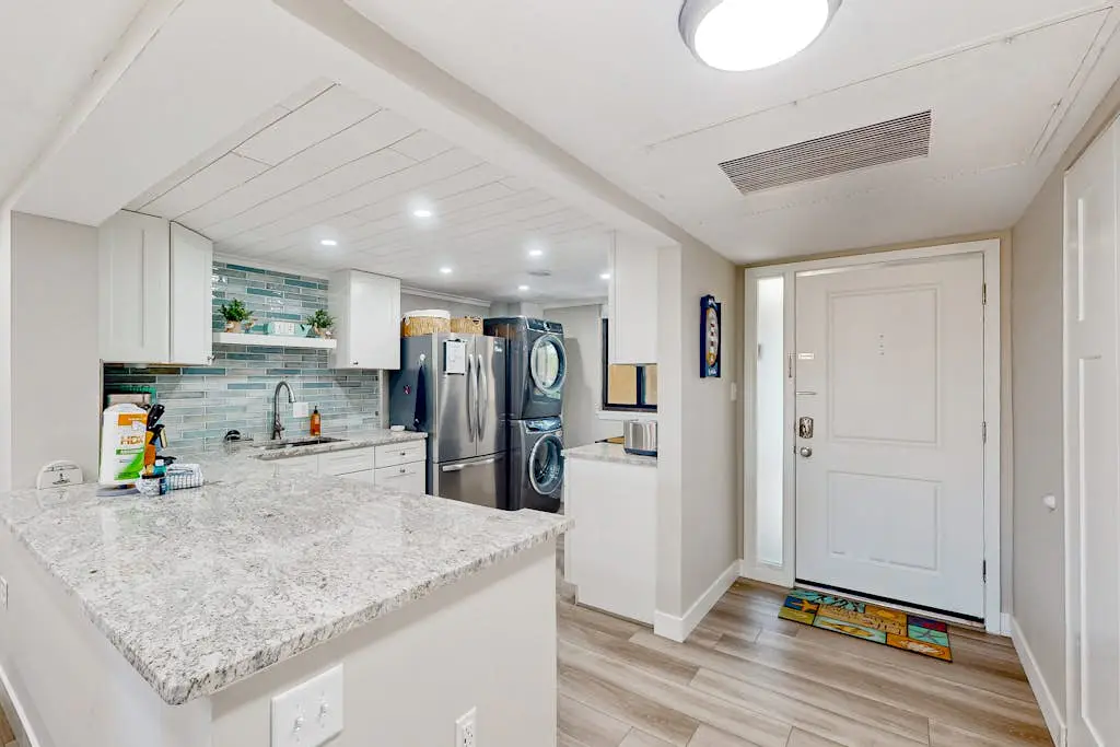 Ocean view condo at beachfront resort with pool, hot tub, pickleball & tennis