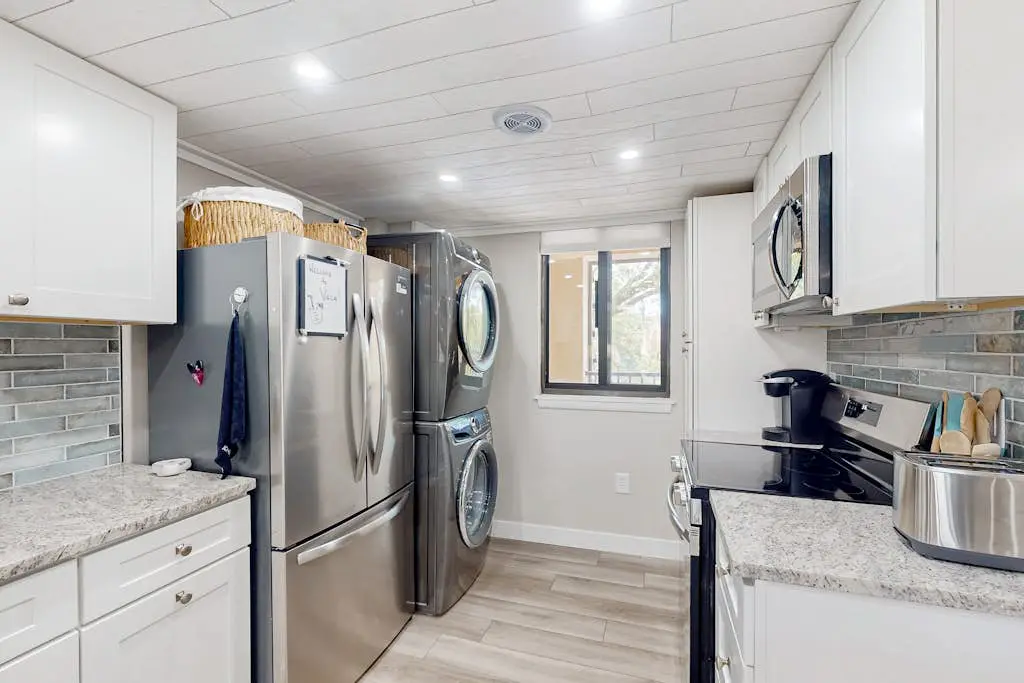 Ocean view condo at beachfront resort with pool, hot tub, pickleball & tennis