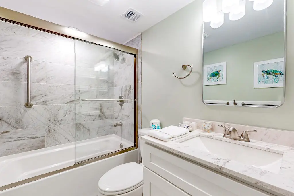 Ocean view condo at beachfront resort with pool, hot tub, pickleball & tennis