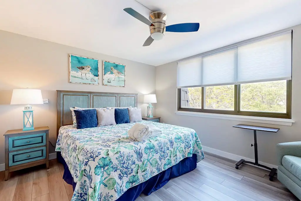 Ocean view condo at beachfront resort with pool, hot tub, pickleball & tennis
