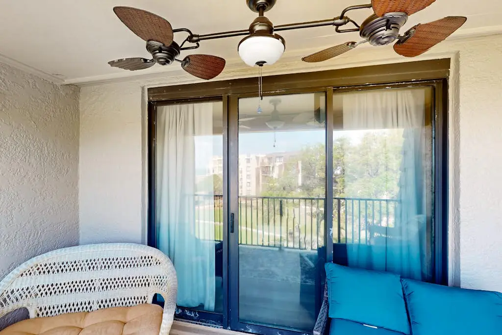 Ocean view condo at beachfront resort with pool, hot tub, pickleball & tennis