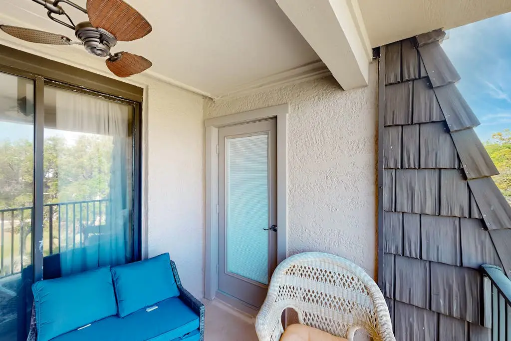 Ocean view condo at beachfront resort with pool, hot tub, pickleball & tennis