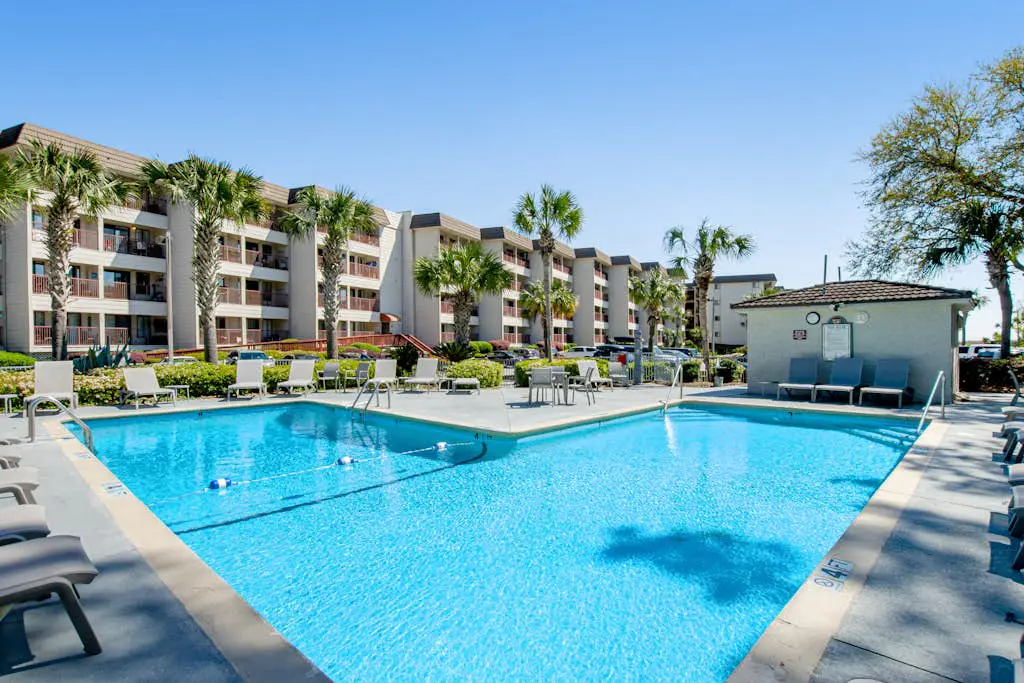 Newly renovated beachfront condo with pool, tennis, restaurants, gym, & balcony