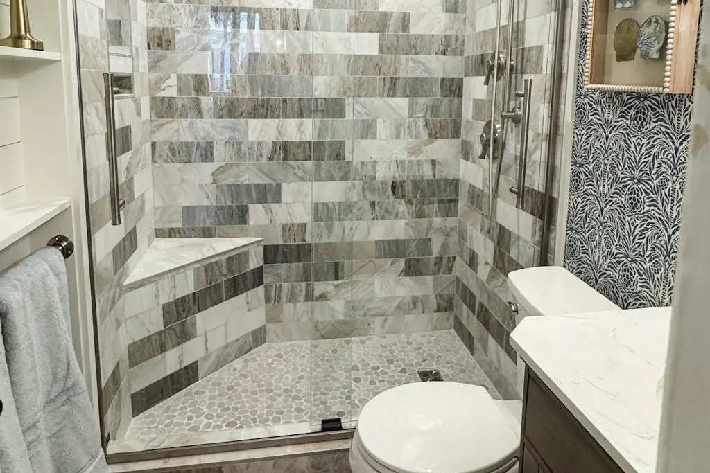 Tranquil condo with two outdoor pools, bike paths and beach access