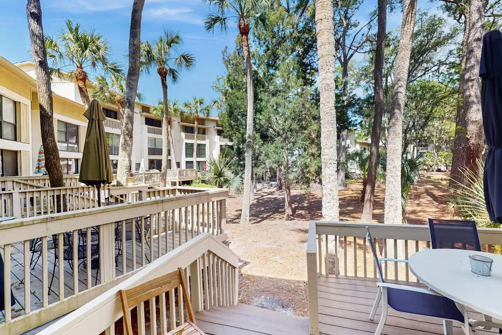 Perfect condo across street from beach access with outdoor pool & grill