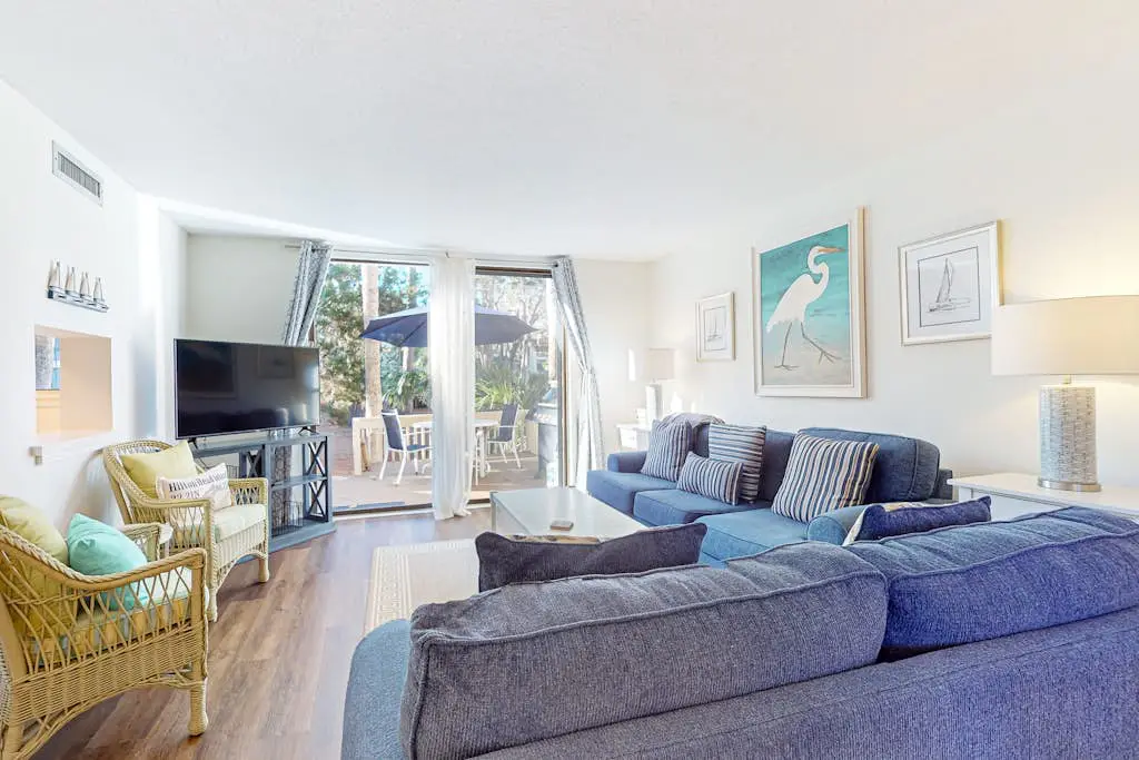 Perfect condo across street from beach access with outdoor pool & grill