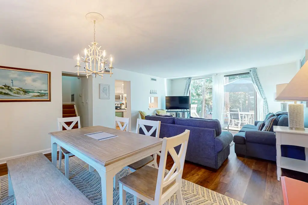 Perfect condo across street from beach access with outdoor pool & grill