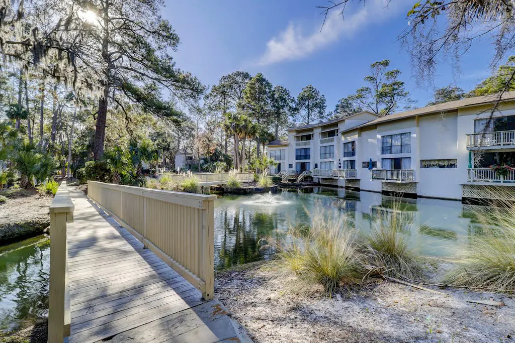 Perfect condo across street from beach access with outdoor pool & grill