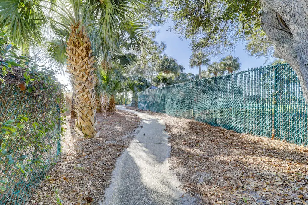 Perfect condo across street from beach access with outdoor pool & grill