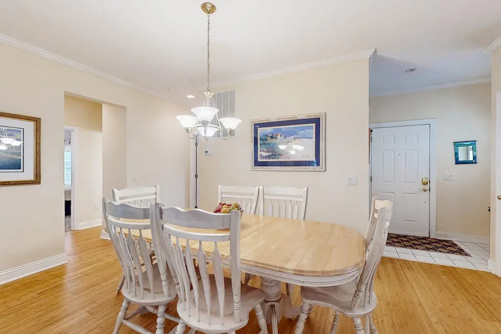 1st Floor Villa with pool, tennis, central AC, & washer dryer