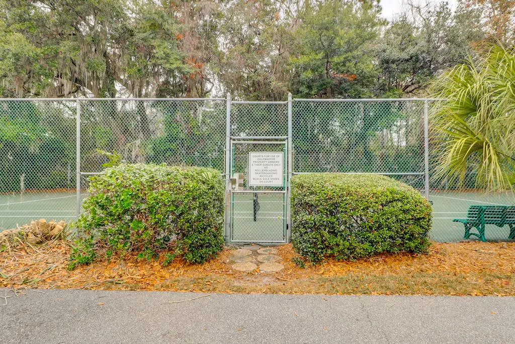 1st Floor Villa with pool, tennis, central AC, & washer dryer