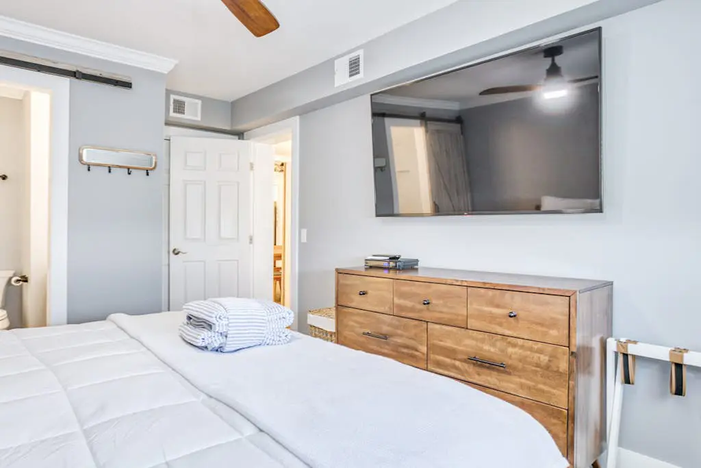 Updated getaway with pools, hot tub, close to beach