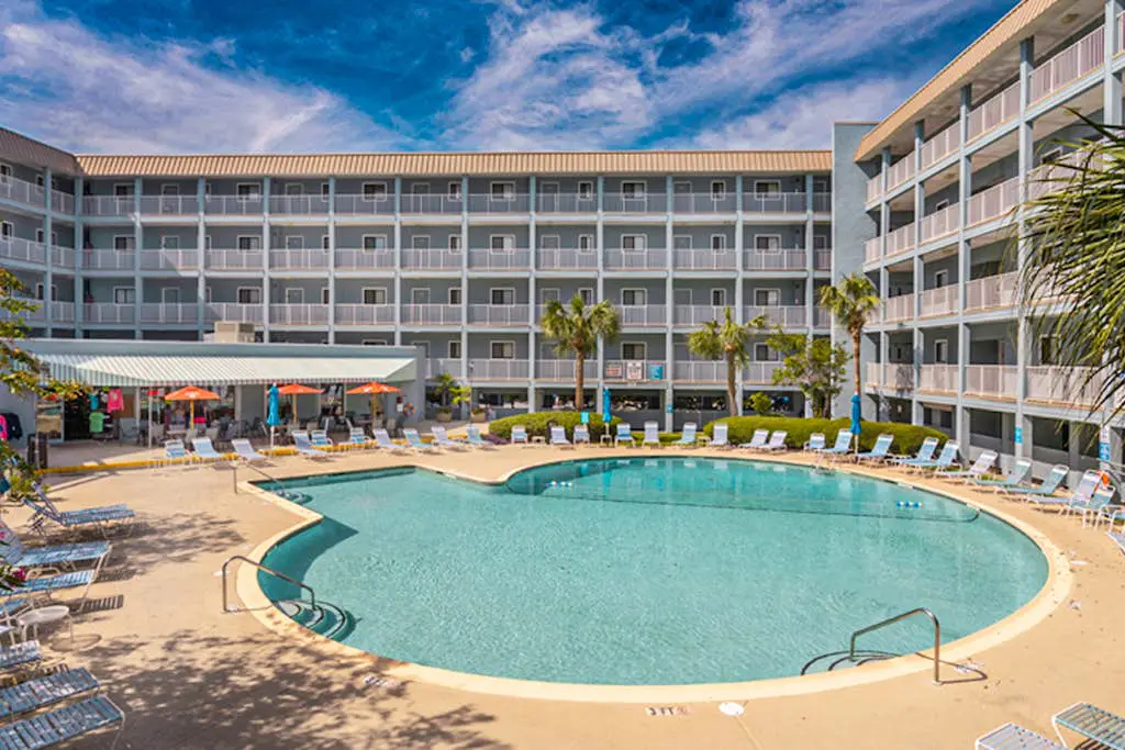Updated getaway with pools, hot tub, close to beach