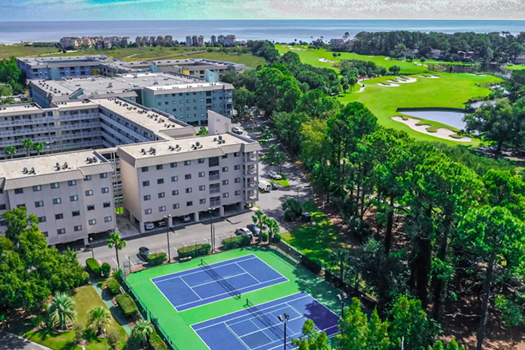 Updated getaway with pools, hot tub, close to beach