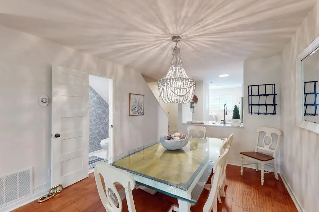 Updated Villa - Close to Coligny Plaza and Beach Access