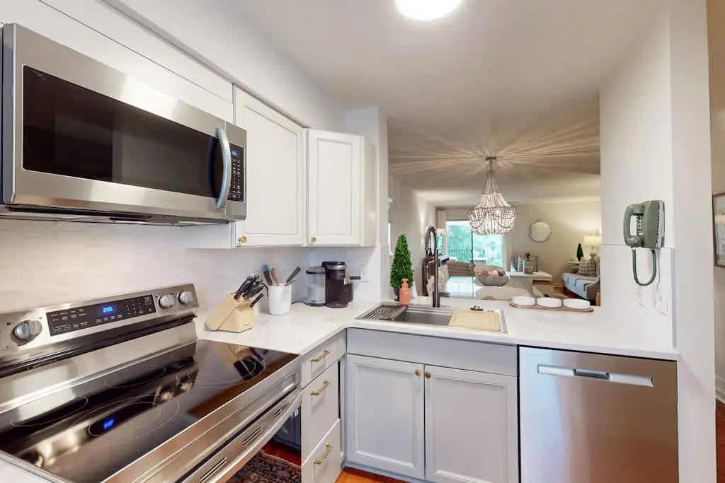 Updated Villa - Close to Coligny Plaza and Beach Access