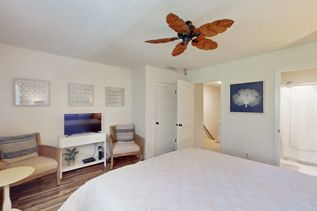 Updated Villa - Close to Coligny Plaza and Beach Access