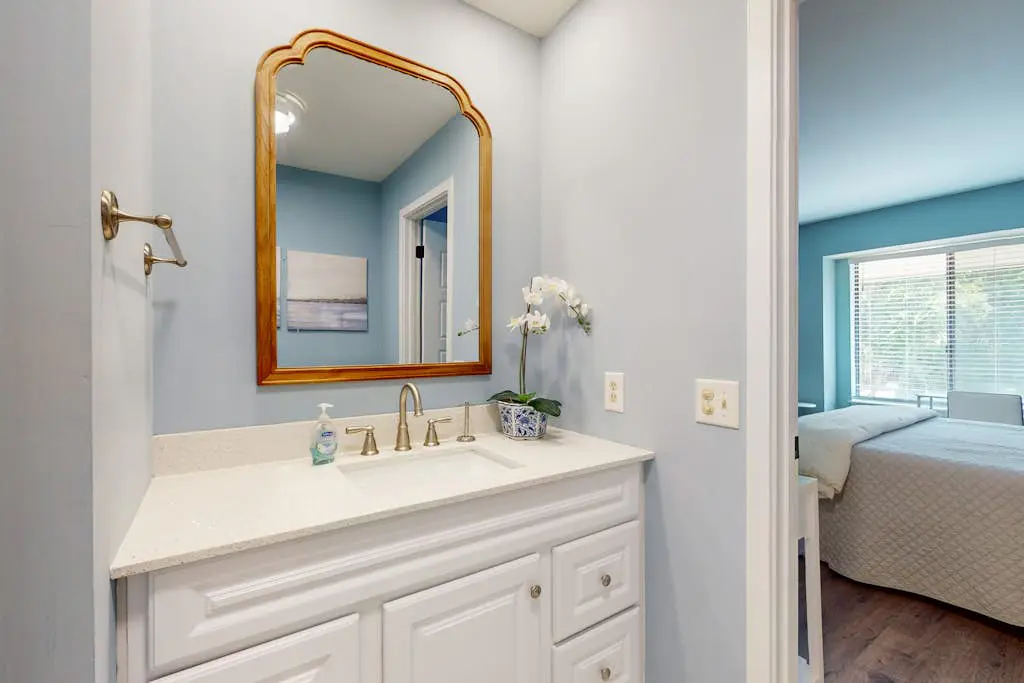 Updated Villa - Close to Coligny Plaza and Beach Access