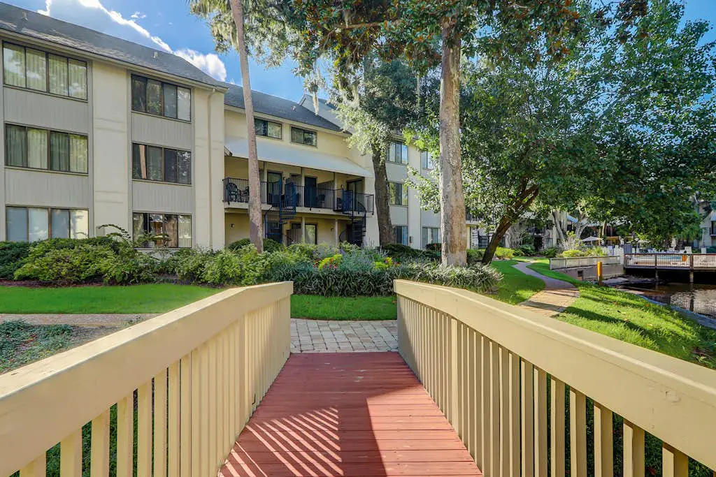 Updated Villa - Close to Coligny Plaza and Beach Access